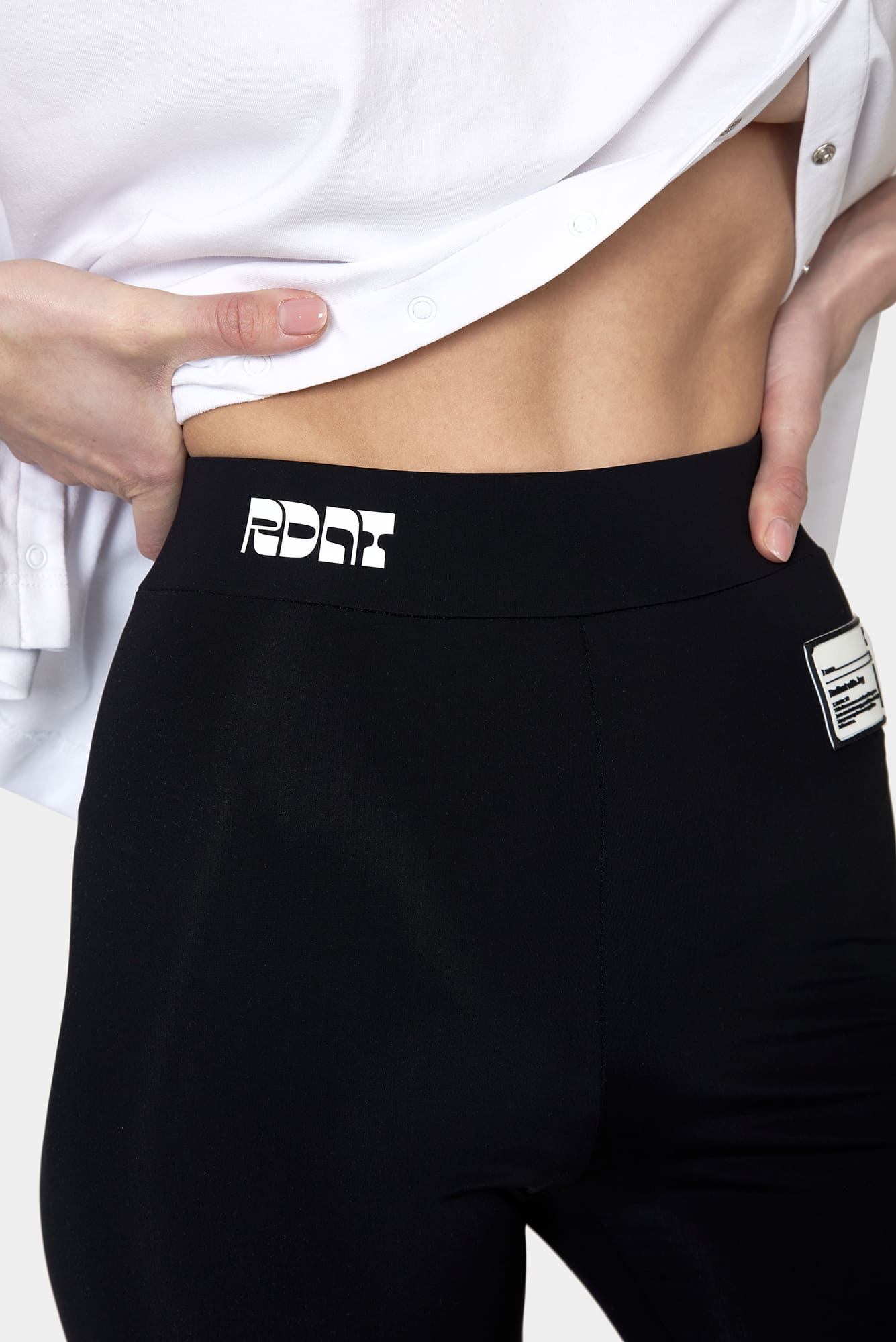 Black short leggings WATER SHINE