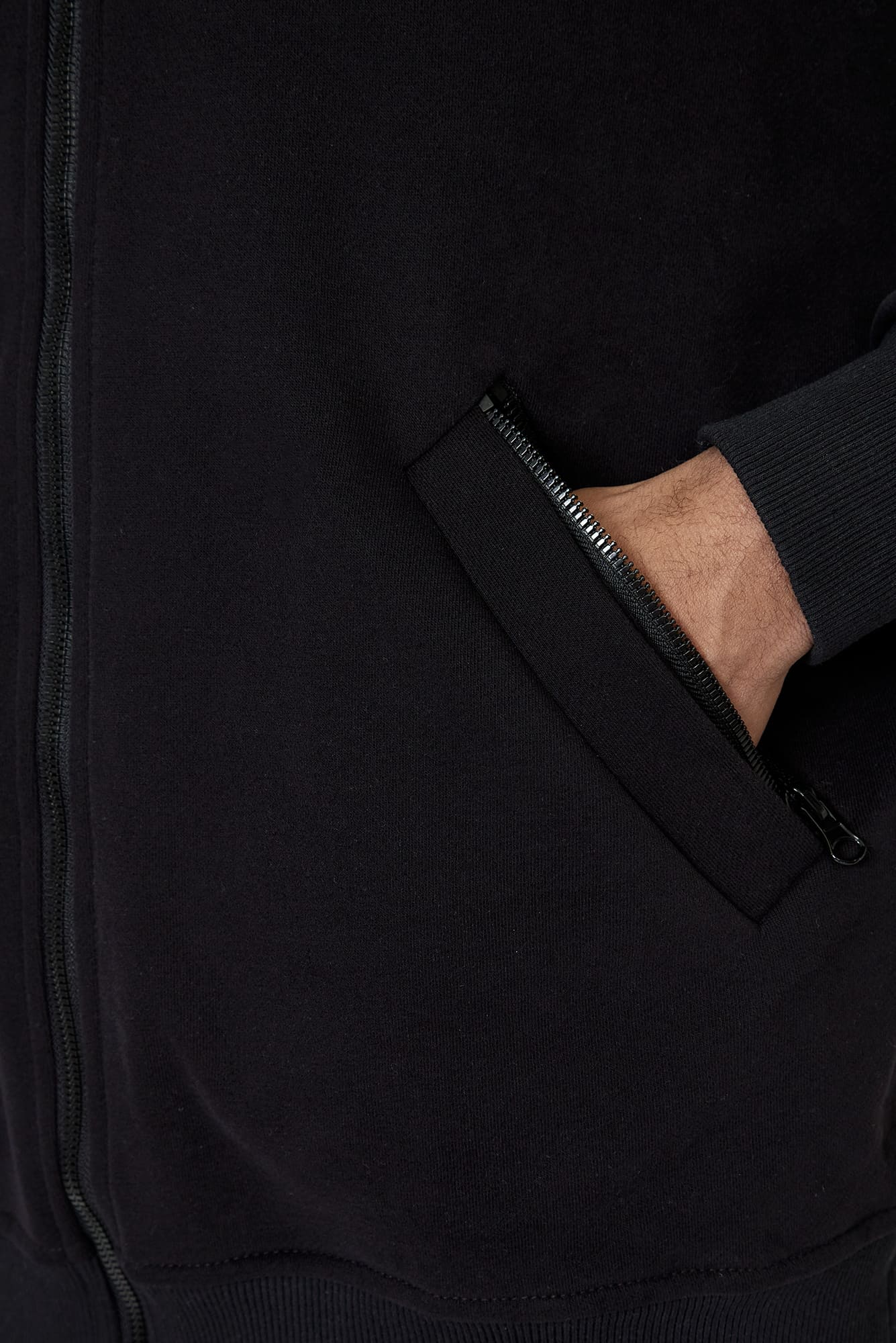 Black hoodie HEART of UA